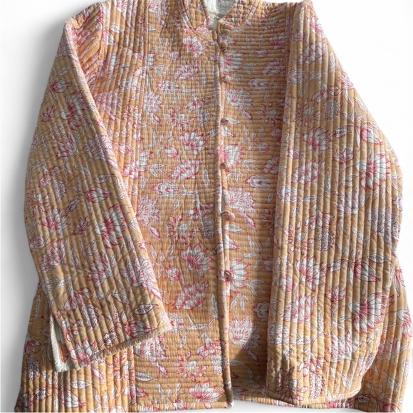 Floral reversible Quilted Jacket- cotton. - Picture 6 of 8